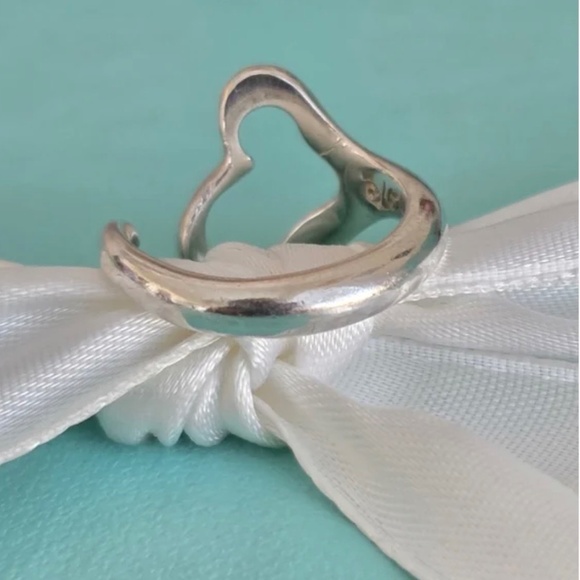 Rare and Retired Elsa Peretti Tiffany & Co. Open Heart Ring Sterling Silver Sz 6 - Picture 7 of 7